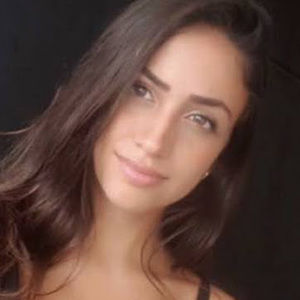 Meet your Posher, Stefany